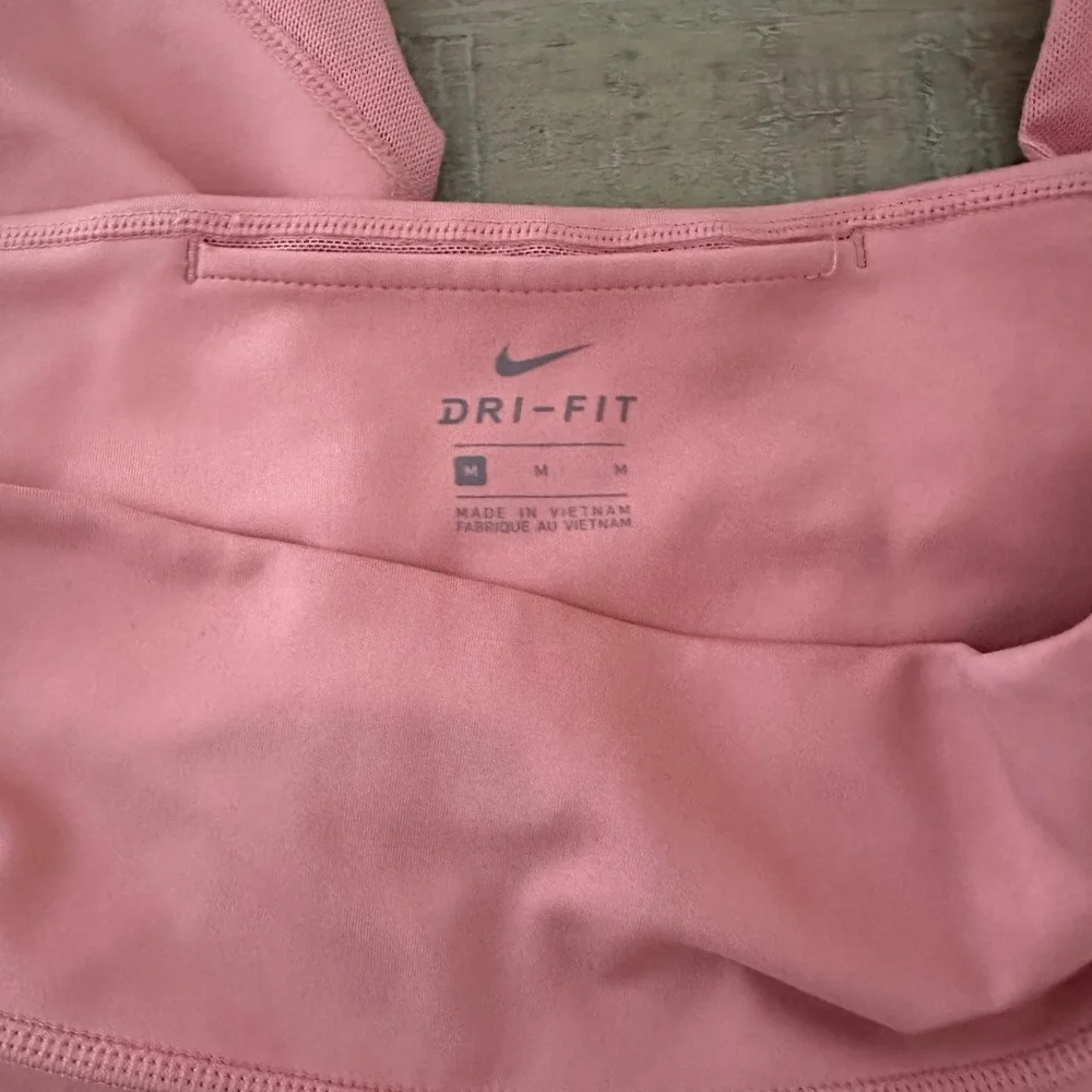 NIKE  peach Pink Dri Fit Tight Fit Performance Leggings Medium AJ8827-606 size M